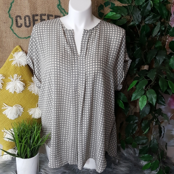 Max Studio Tops - Max Studio Grey Short Sleeve Popover Top Size 2X